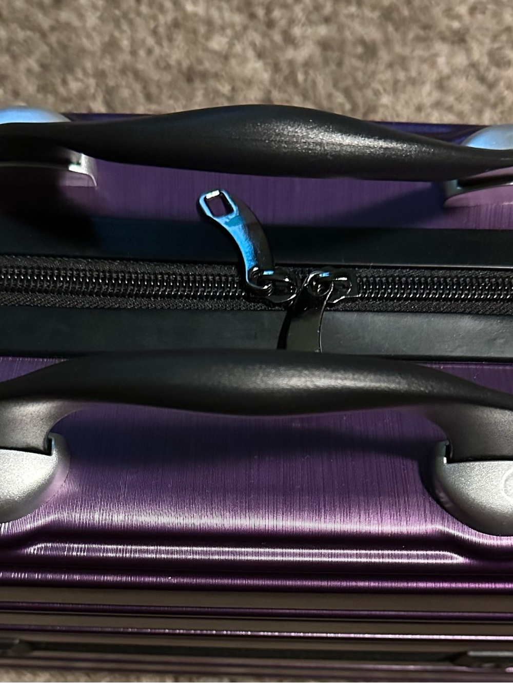 Purple Hard Shell make Suitcase - Picture 12 of 12
